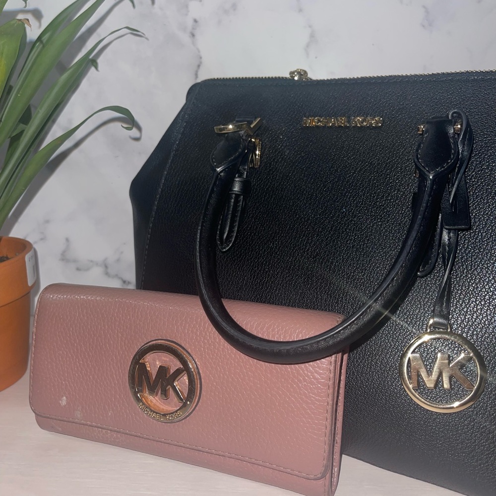 Michael Kors Purse & Wallet